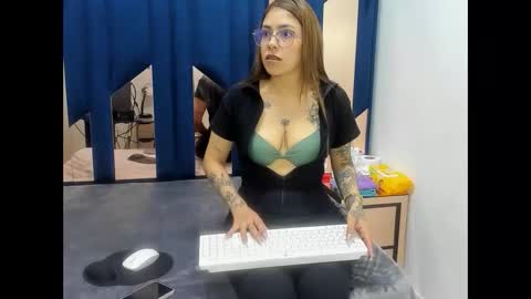 allysonrouserx online show from 02-06-26, 03:11