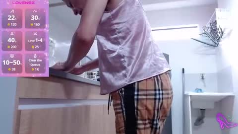 Snapshot of allysonstonne chatting on 11-03-25, 10:10 Allysonstonnes online show from 11-03-25, 10:10