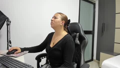 ALMA FENIX  online show from 09-25-25, 12:20