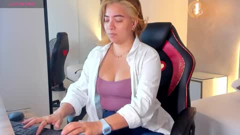 ALMA FENIX  online show from 11-20-25, 12:38