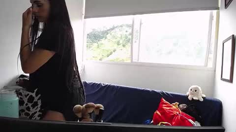 Arhantxa online show from 11-23-25, 07:24