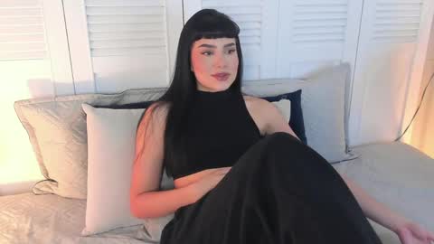Snapshot of almablaze chatting on 05-04-26, 03:19 Mia online show from 05-04-26, 03:19