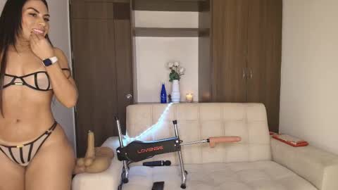 Snapshot of almacastillo2 chatting on 02-20-26, 02:19 Alma Castillo online show from 02-20-26, 02:19