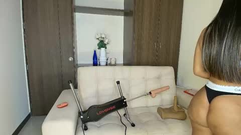 Snapshot of almacastillo2 chatting on 03-04-26, 02:06 Alma Castillo online show from 03-04-26, 02:06