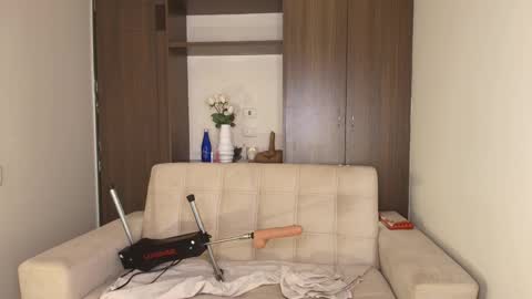 Snapshot of almacastillo2 chatting on 03-08-26, 02:26 Alma Castillo online show from 03-08-26, 02:26