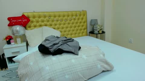 Snapshot of almafancy chatting on 12-30-24, 12:42 Alma online show from 12-30-24, 12:42