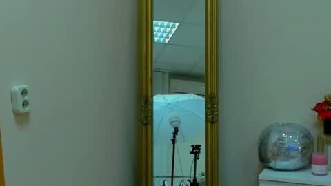 Snapshot of almafancy chatting on 02-13-25, 12:32 Alma online show from 02-13-25, 12:32