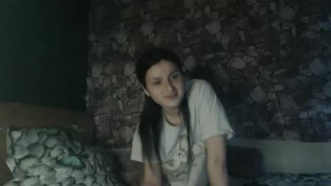 Snapshot of almahhjade chatting on 03-27-26, 05:45 Almah online show from 03-27-26, 05:45