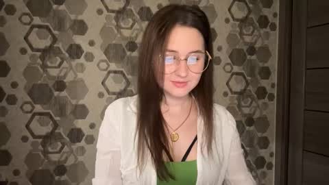 Snapshot of almostinnocent_ chatting on 10-03-25, 10:07 Anna online show from 10-03-25, 10:07