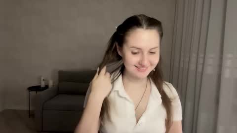 Snapshot of almostinnocent_ chatting on 11-22-25, 01:15 Anna online show from 11-22-25, 01:15