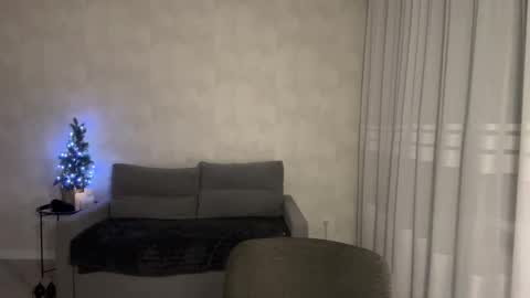 Snapshot of almostinnocent_ chatting on 01-08-26, 10:56 Anna online show from 01-08-26, 10:56