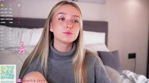 Lia online show from 09-30-25, 01:21