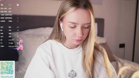 Lia online show from 10-14-25, 03:07