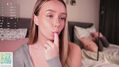 Lia online show from 01-16-26, 01:31