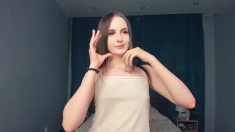 Snapshot of alonareinicke chatting on 06-24-26, 07:02 Alona online show from 06-24-26, 07:02