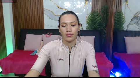 Snapshot of alonddra_tay chatting on 04-14-26, 11:49 alonddra_tay online show from 04-14-26, 11:49