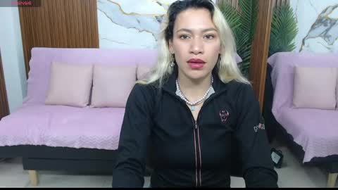 Snapshot of alonddra_tay chatting on 04-16-26, 11:44 alonddra_tay online show from 04-16-26, 11:44