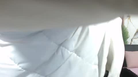 Snapshot of alonddra_tay chatting on 04-22-26, 11:34 alonddra_tay online show from 04-22-26, 11:34