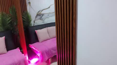Snapshot of alonddra_tay chatting on 04-23-26, 11:31 alonddra_tay online show from 04-23-26, 11:31