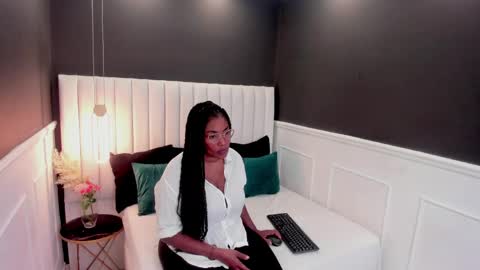 Alondra  online show from 05-19-26, 11:38