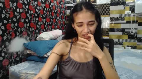 Alondra  online show from 02-06-25, 09:49