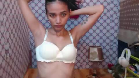 Alondra  online show from 09-17-25, 09:22