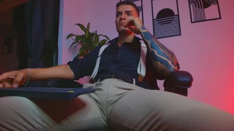 alpha_dominus_ online show from 05-09-26, 03:56