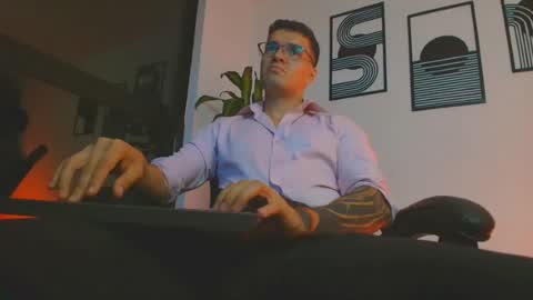 alpha_dominus_ online show from 06-17-26, 03:42