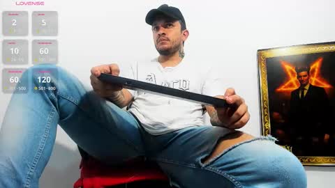 Snapshot of alpha_paganni chatting on 03-29-26, 04:40 alpha paganni online show from 03-29-26, 04:40