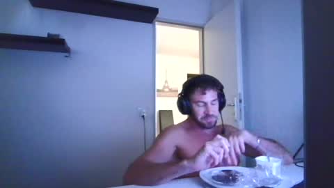 Snapshot of alphah_hunk chatting on 07-12-26, 06:10 alphah_hunk online show from 07-12-26, 06:10