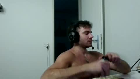 Snapshot of alphah_hunk chatting on 08-04-26, 06:10 alphah_hunk online show from 08-04-26, 06:10