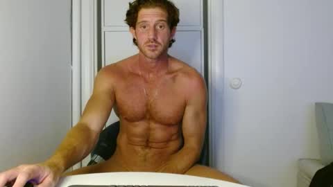 Snapshot of alphahung23 chatting on 10-27-25, 08:35 alphahung23 online show from 10-27-25, 08:35