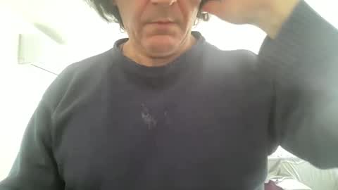 Snapshot of alphandre chatting on 02-02-25, 09:30 AlphAndre online show from 02-02-25, 09:30