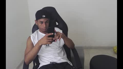 alphas_latins online show from 04-06-26, 04:46