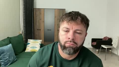 Jhonny online show from 12-18-24, 03:58