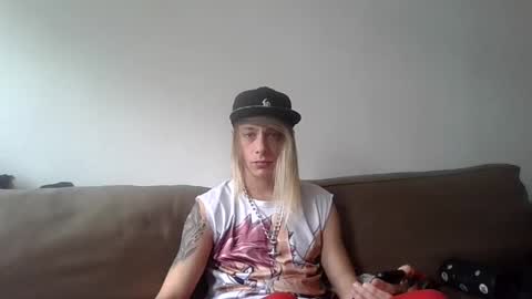 Snapshot of altboy010 chatting on 09-20-25, 02:29 altboy010 online show from 09-20-25, 02:29