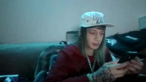 Snapshot of altboy010 chatting on 12-15-25, 01:43 altboy010 online show from 12-15-25, 01:43