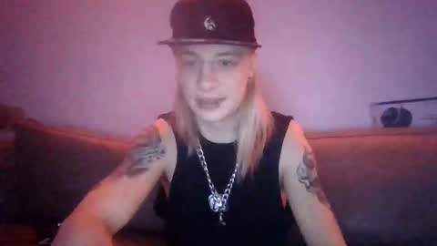 Snapshot of altboy010 chatting on 01-13-26, 05:18 altboy010 online show from 01-13-26, 05:18