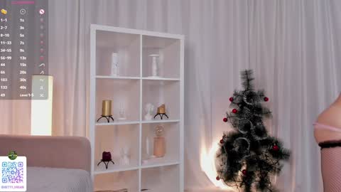 Snapshot of althenabrach chatting on 12-23-24, 11:17 Betty online show from 12-23-24, 11:17