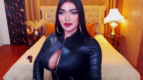 Alura Jhenson online show from 11-11-25, 01:49