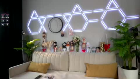 Alvuwka online show from 10-08-25, 08:01