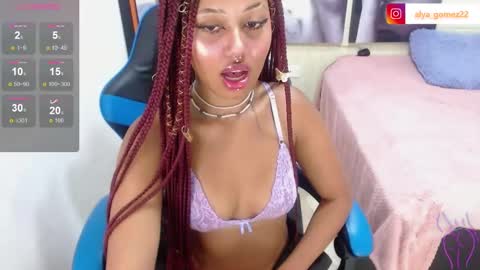 Snapshot of alya_gomez chatting on 12-26-24, 08:11 online show from 12-26-24, 08:11