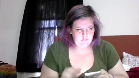 Alyce in Wonderland online show from 08-04-26, 02:52