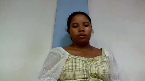Snapshot of alydie7 chatting on 06-13-26, 06:22 alydie7 online show from 06-13-26, 06:22