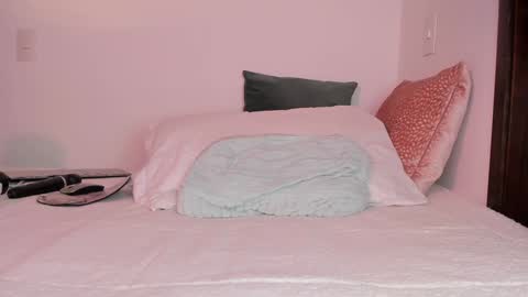 Aly Instg oficial alyjones  Lush and Domi love toys are on online show from 01-23-25, 09:50