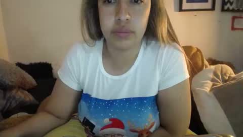 Snapshot of alynfoxx chatting on 12-10-24, 04:13 Alyn Maria online show from 12-10-24, 04:13