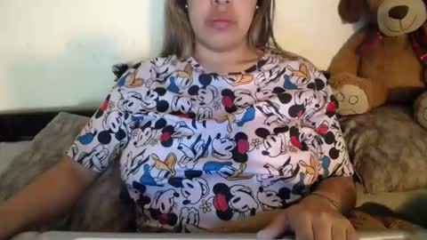 Snapshot of alynfoxx chatting on 03-09-25, 03:01 Alyn Maria online show from 03-09-25, 03:01