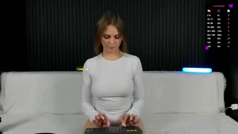 Snapshot of alyona_24 chatting on 11-19-25, 12:27 Alena online show from 11-19-25, 12:27