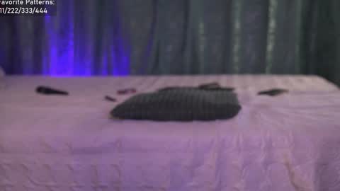Snapshot of alyonaqueen_ chatting on 12-27-24, 02:25 Alyona online show from 12-27-24, 02:25
