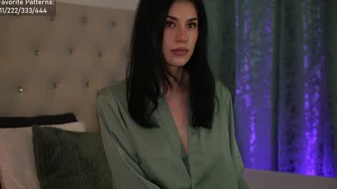 Snapshot of alyonaqueen_ chatting on 01-03-25, 08:22 Alyona online show from 01-03-25, 08:22